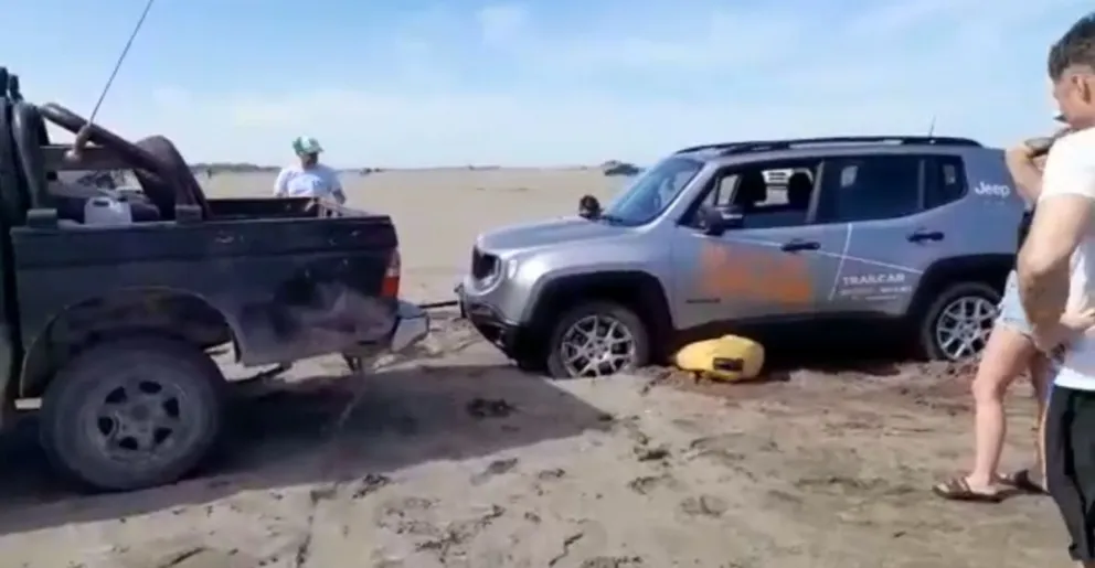 Teramo rompió el récord al rescatar 650 vehículos de las playas de El Cóndor