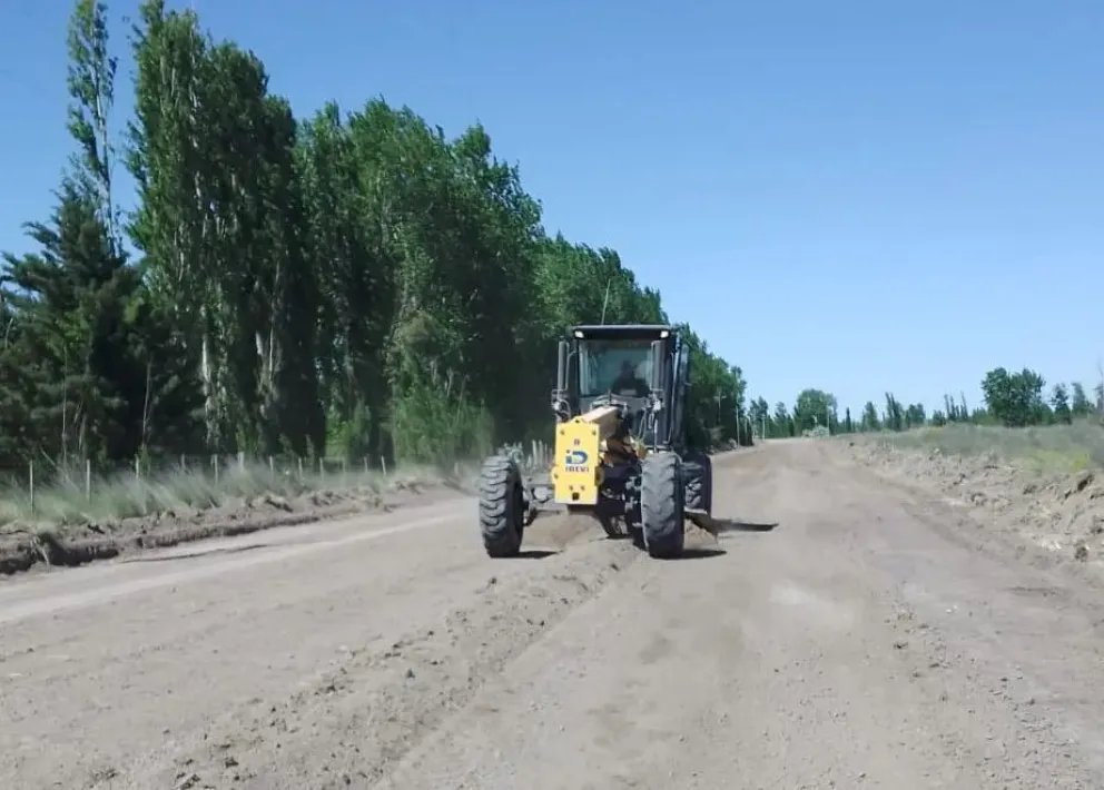 IDEVI: Continúan los trabajos en los caminos rurales