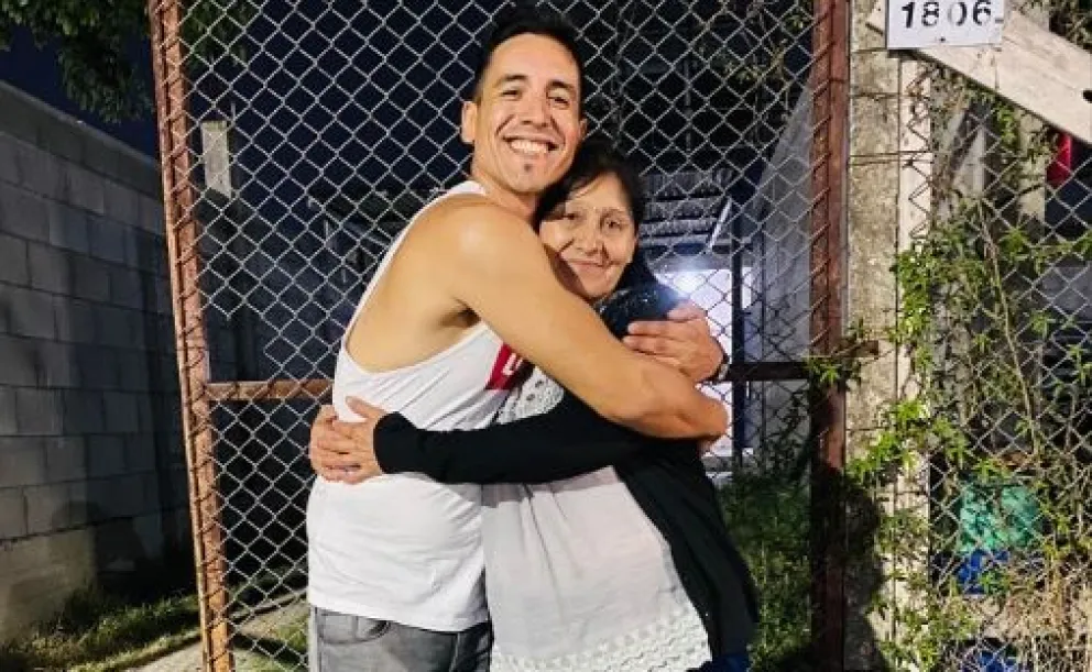 Viedmense fue a ver a Coldplay y se encontró con una persona especial: “Esta señora me dio todo”