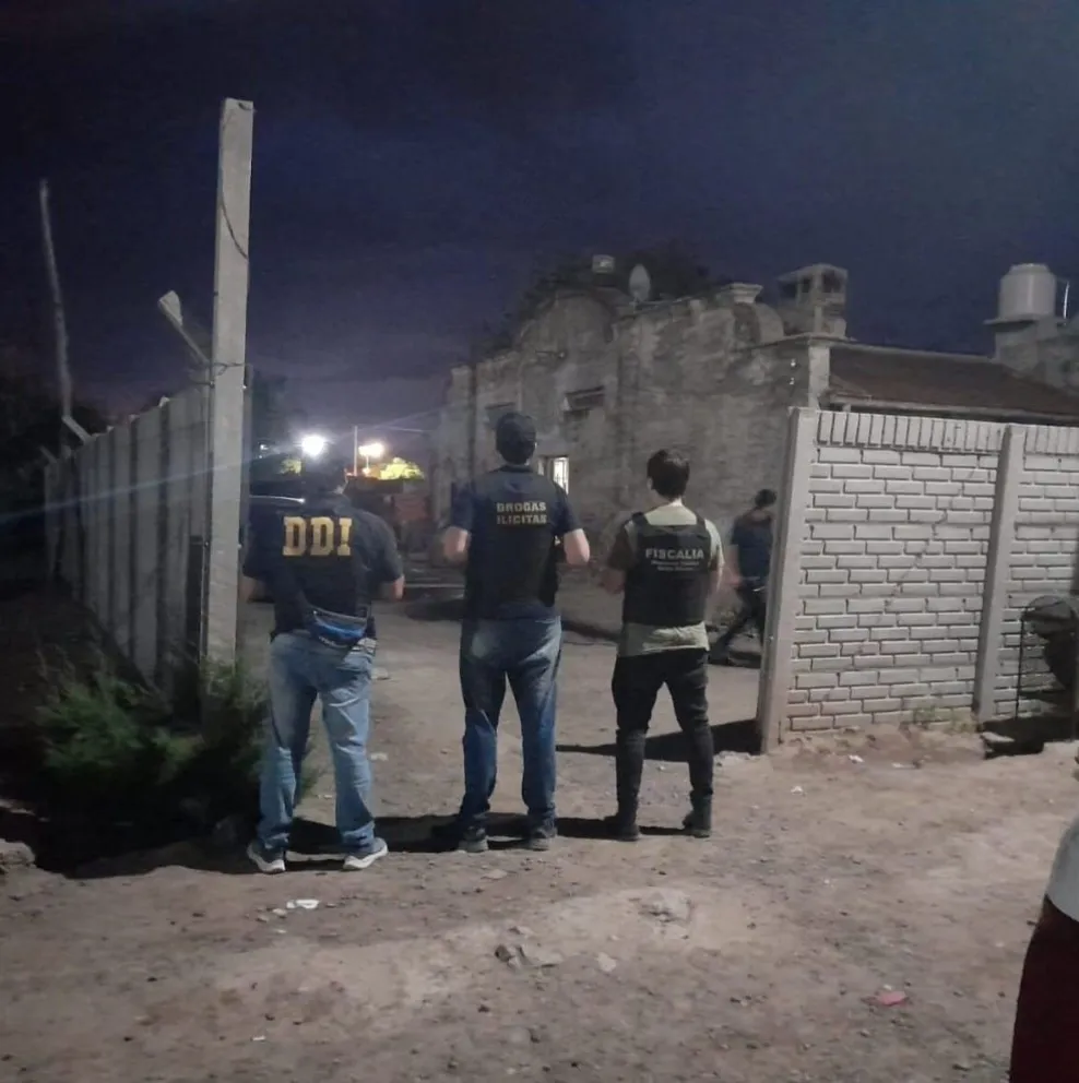 La detenida en Colonia Ferroviaria tenía 70 dosis de cocaína, celulares y dinero en efectivo
