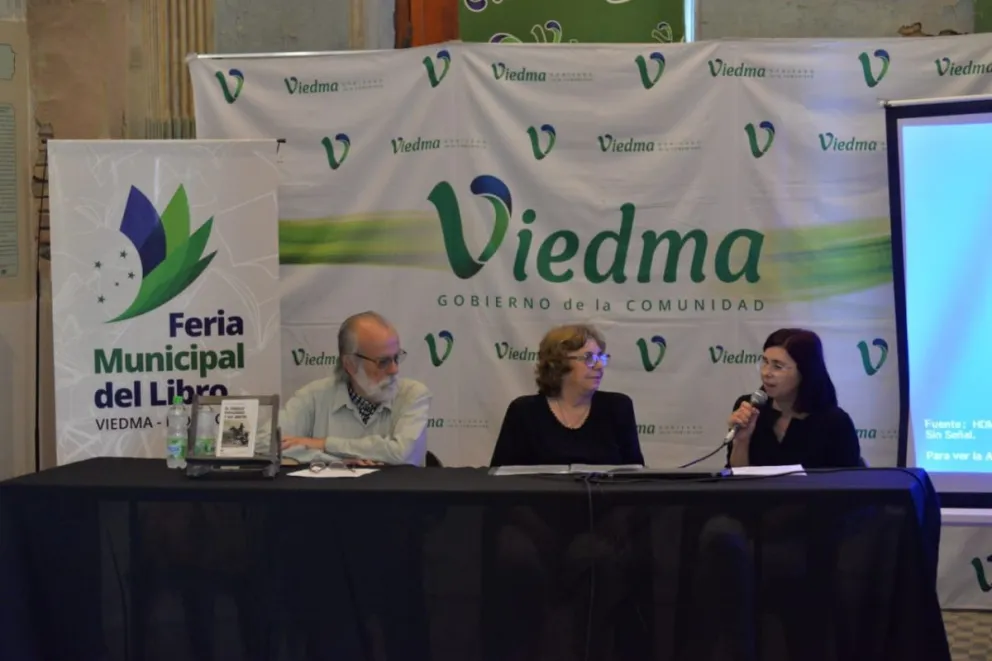 Emotivo homenaje a Hechenleitner en la previa de la Feria del Libro de Viedma