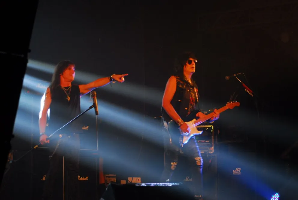 Rata Blanca inició su gira en Viedma con un poderoso show en vivo 