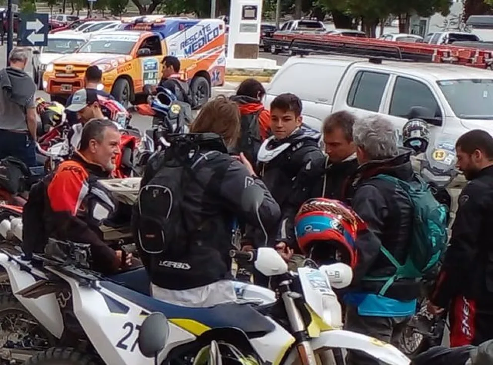 Sigue la indignación y los cruces polémicos por un rally trucho en la costa atlántica