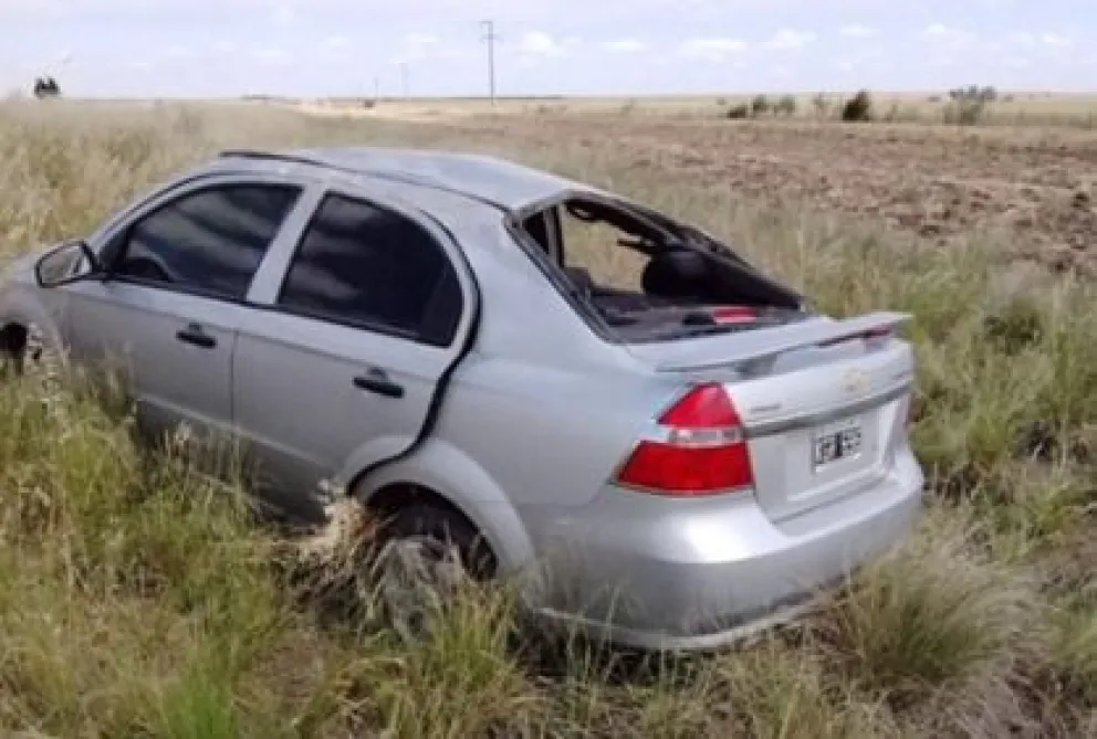 Tremendo vuelco provocó contusiones a una familia de Patagones en la ruta 3