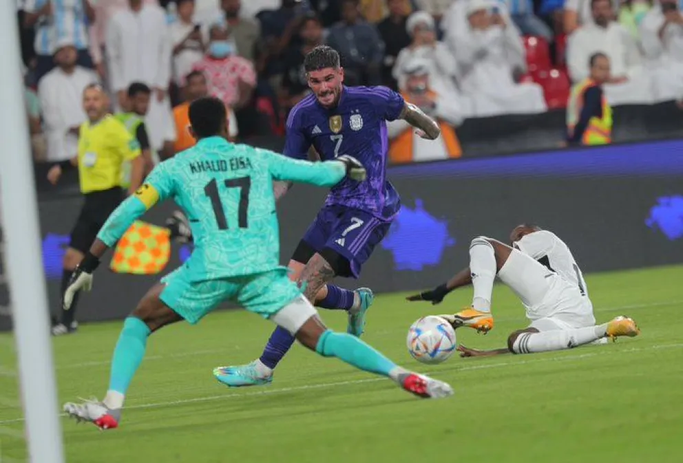 Aquí llegaron los “triple T”: los curiosos botines de Rodrigo De Paul