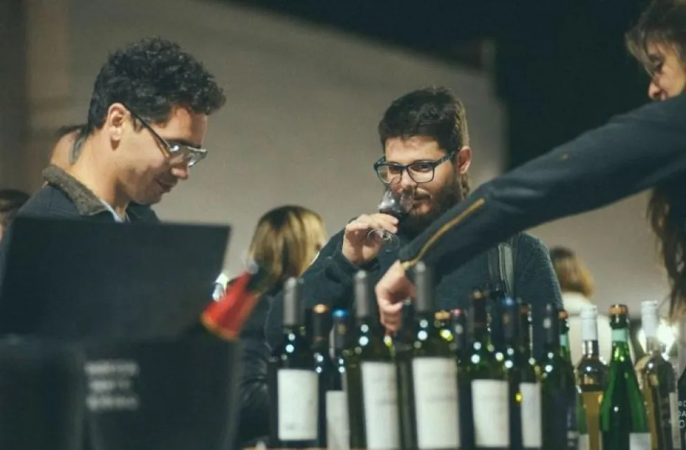 Los aromas del vino de las más importantes bodegas del país invadieron Viedma