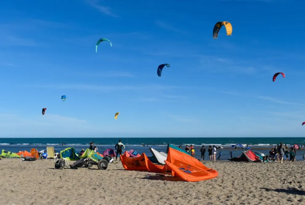 Se combinará servicios de playa en temporada estival con una propuesta deportiva y turística permanente.
