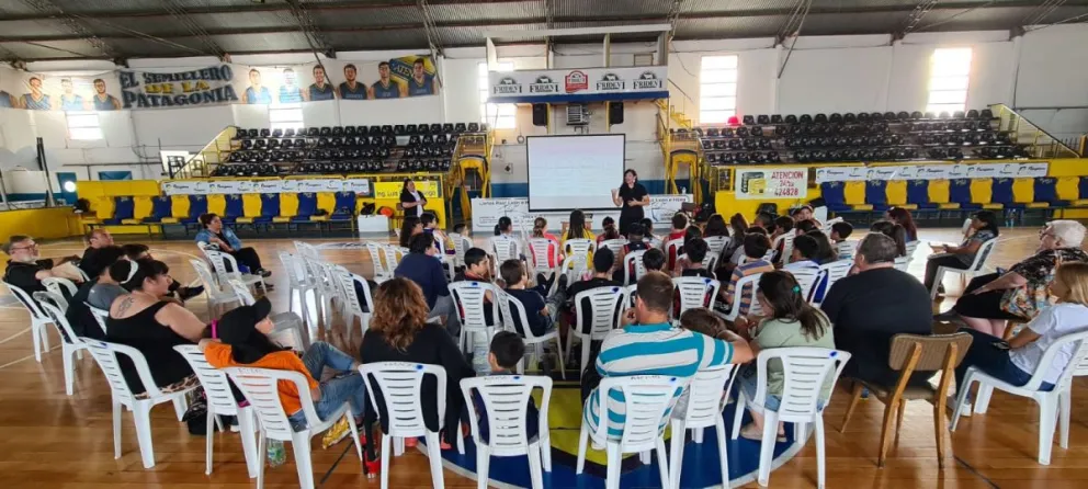 Dirigido a niños y adolescentes se realizó el primer taller de uso responsable de redes