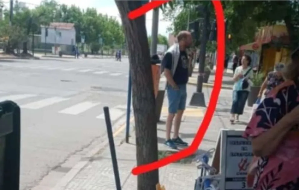 Escracharon a Gatti en Neuquén: está acusado de distribución de material de abuso infantil 