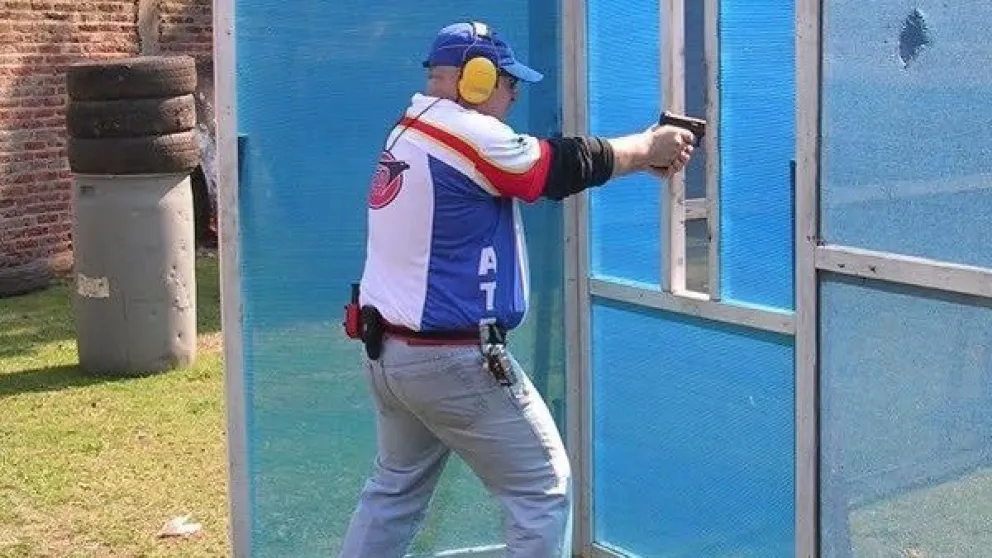 Horror: un militar retirado mató a su expareja y a su hijastro, baleó a su hijo y se suicidó