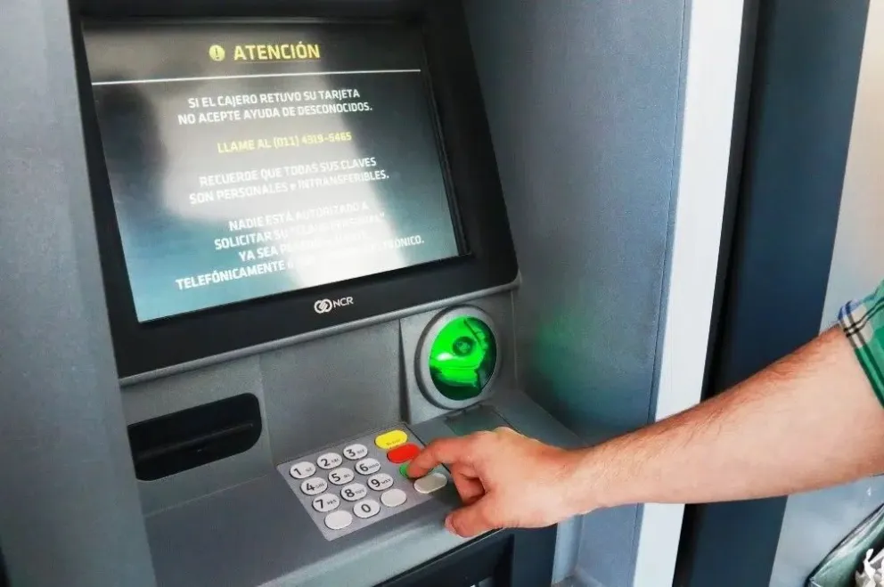 Viedmense se enteró que su banco estaba “enchufando” seguros y será resarcida