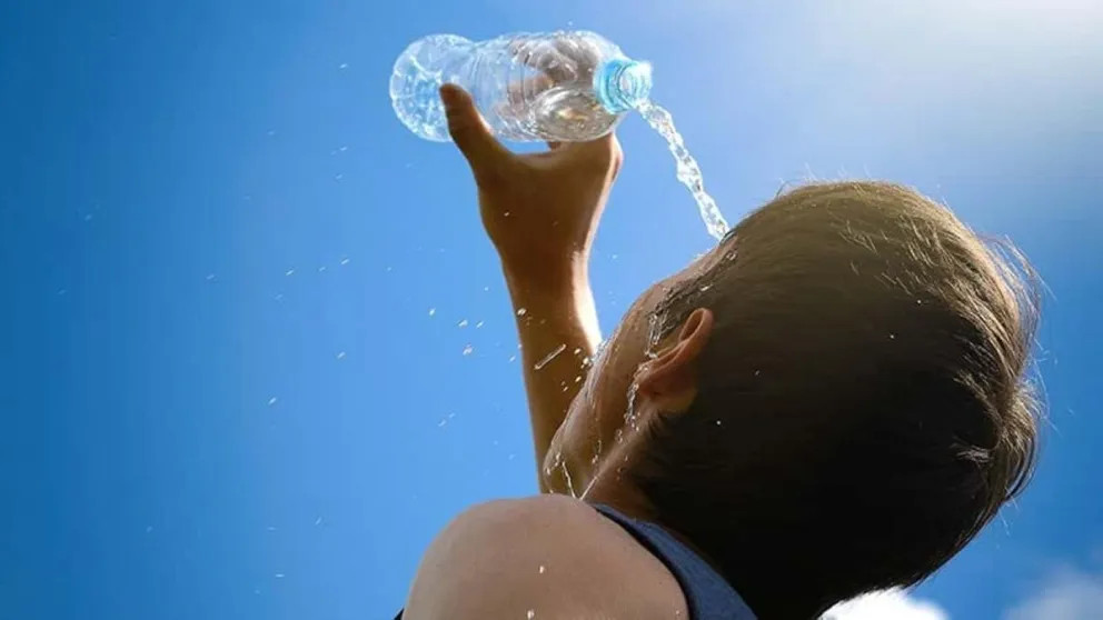 Sigue la ola de calor: alerta amarilla por temperaturas extremas en Río Negro