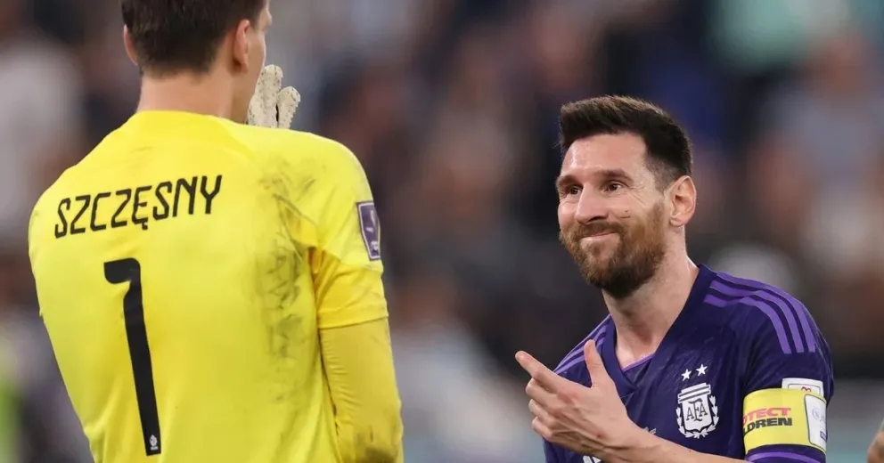 El arquero de Polonia reveló que apostó con Messi en pleno partido y perdió: cual fue la apuesta