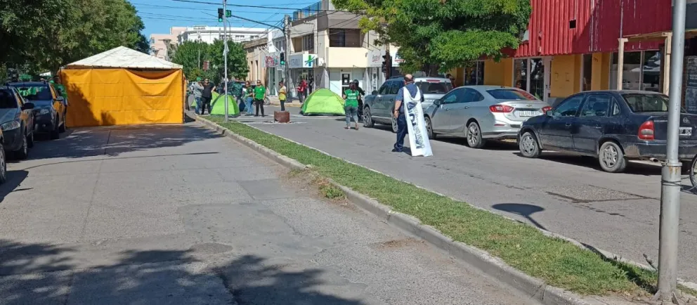 El gobierno rionegrino salió al cruce de las movilizaciones de ATE y descartó errores