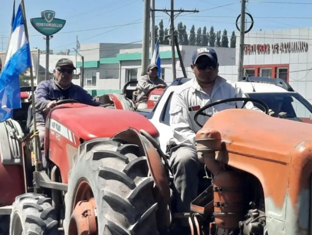 Tractorazo y dos sectores de chacareros enfrentados con estrategias diferentes