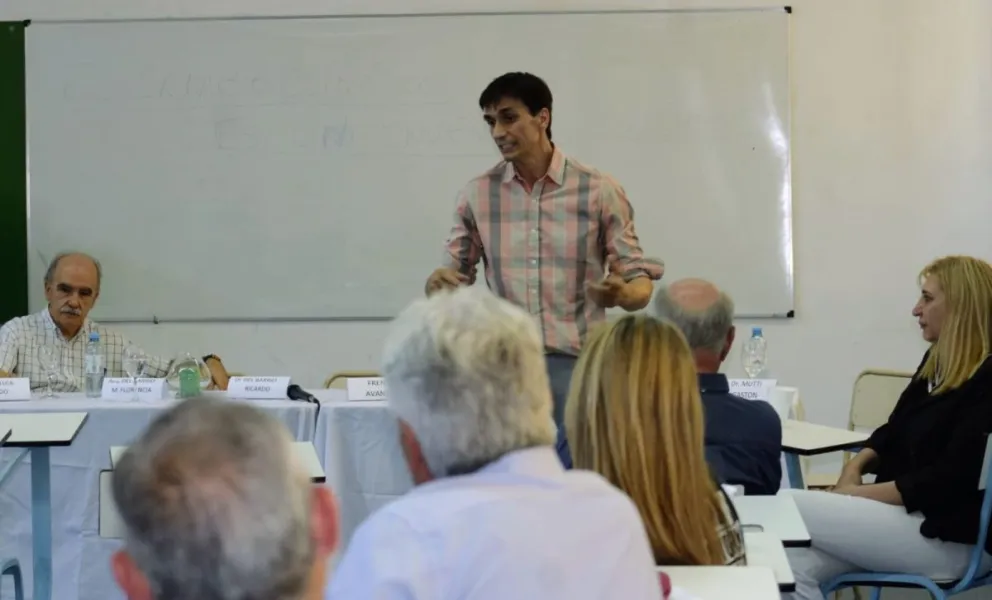 “Re pensar la política en los nuevos escenarios” fue la consigna de un concurrido taller seminario