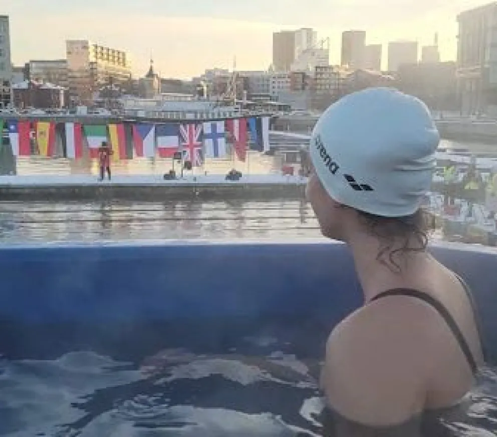 Ailén Lascano Micaz obtuvo un primer puesto en su primera presentación en La Copa del Mundo de Natación de Invierno