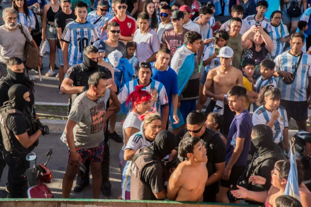 Incidentes en la Fuente: le cortaron el tendón de un dedo al agredido