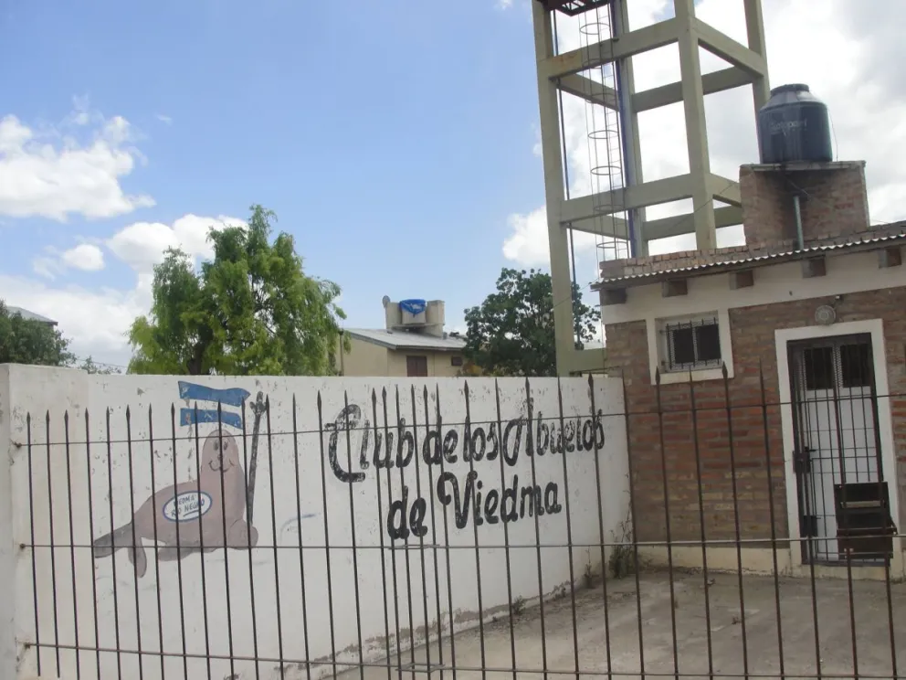 Insensibles: tres sujetos quisieron robar en un club de abuelos y la policía lo impidió