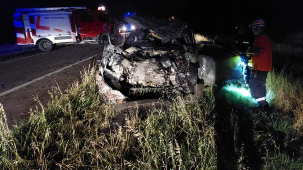 Fatal accidente en la ruta N°3 entre un camión y un auto: el joven del rodado menor falleció en el acto