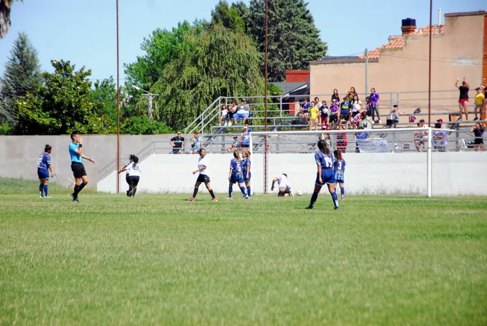 Con una Antonella Luqui imparable, Empleados de Comercio venció a Sol de Mayo en la primera final del Torneo Oficial