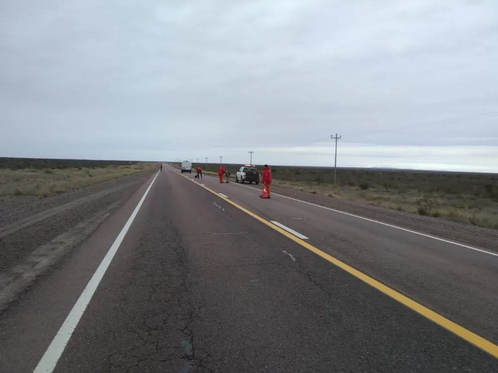 Vialidad Nacional realizó tareas de bacheo y desmalezamiento en la ruta Nº3