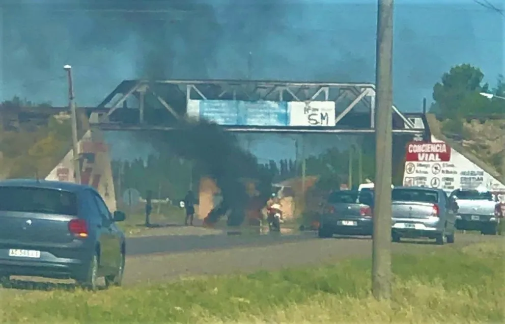 Corte total en la ruta camino a El Cóndor