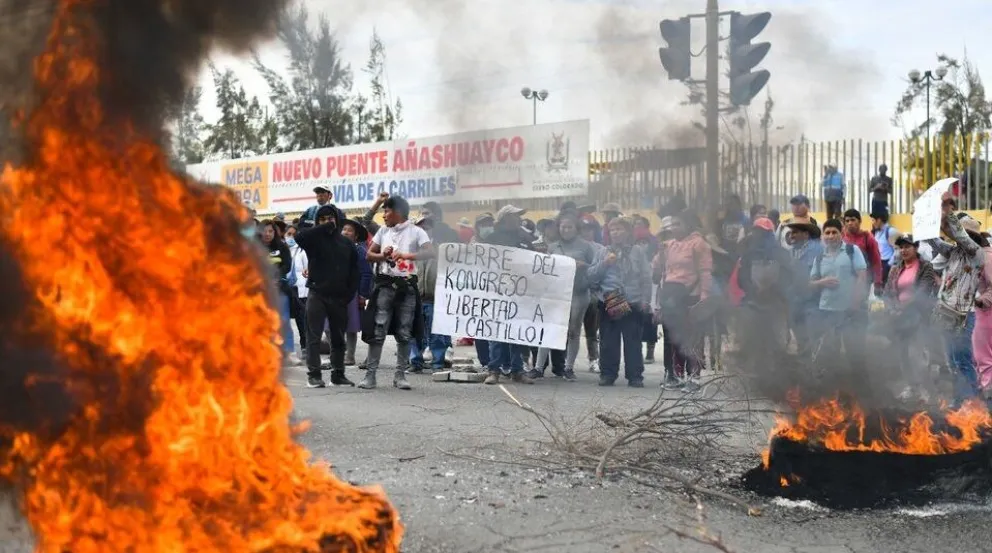 Crisis en Perú: el aeropuerto de Arequipa fue tomado y ya son cuatro los muertos en las protestas