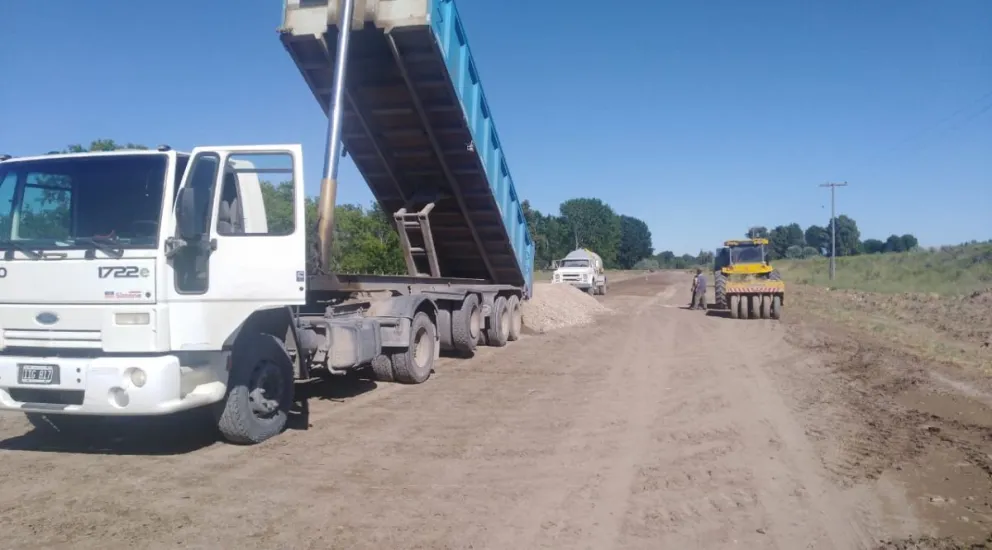 Van viento en popa los trabajos de mantenimiento de los caminos rurales de IDEVI