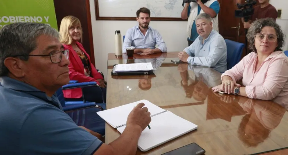 ATE acuerda con Gobierno revisión salarial y logra ponerle fin a las Horas Cátedra