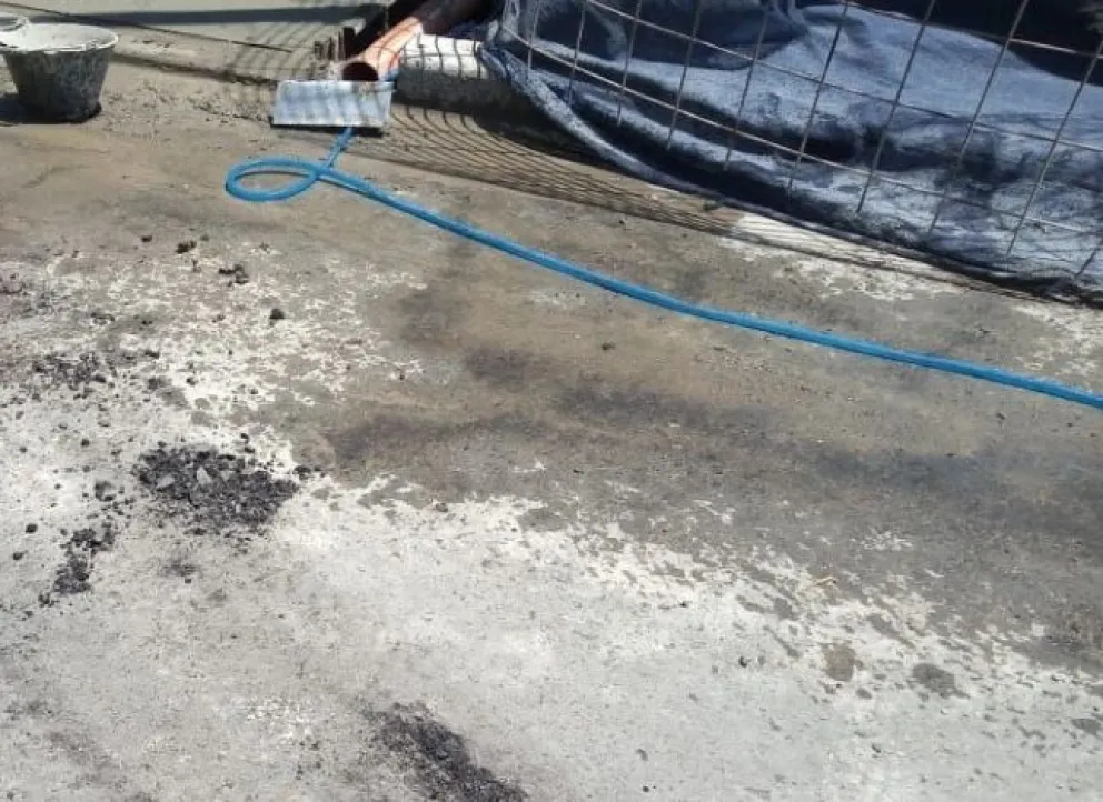 Los vecinos creen que si siembran en las grietas en cualquier momento pueden cosechar