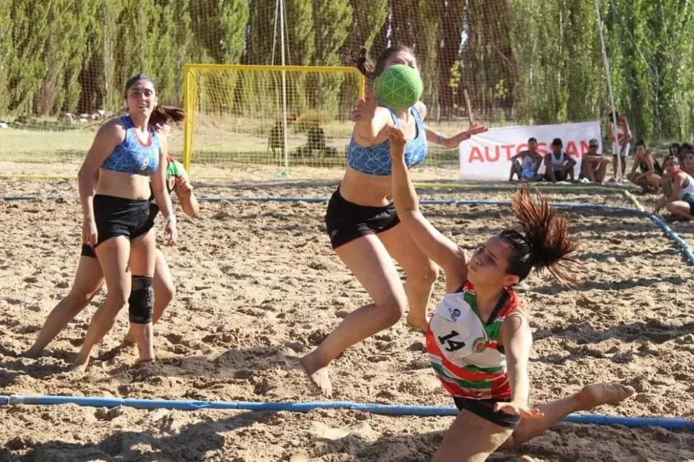 Comenzó el Circuito Patagónico de Beach Handball