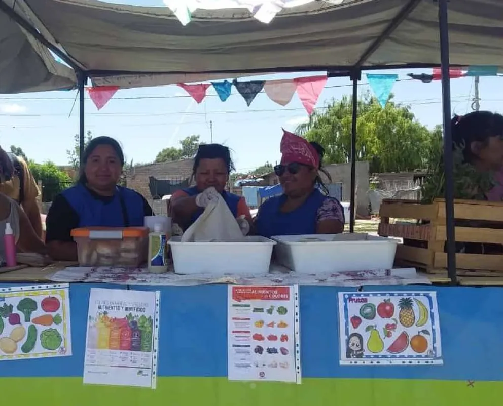 La economía popular tiene su espacio en la plaza del barrio 30 de Marzo