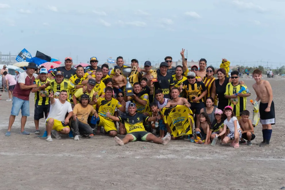 2 de Abril levantó la copa más pesada en la Reserva