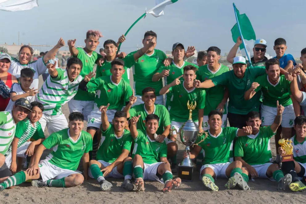 El fútbol siempre da revancha: Nehuén se consagró campeón de la barrial de Viedma