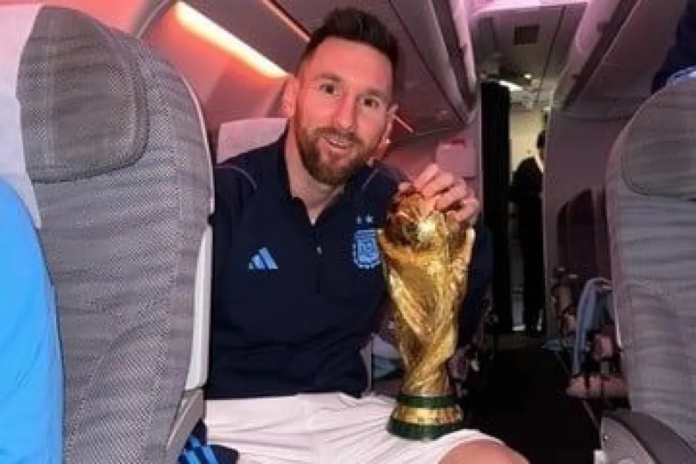 ¿Hermosa mañana, verdad?: la imagen que compartió Messi despertando con la Copa del Mundo