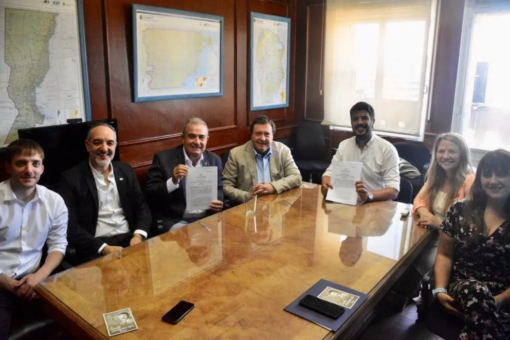 Firma de convenios para la creación de un crematorio municipal en Viedma