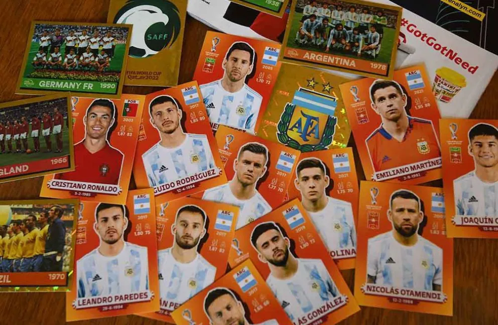 Las figuritas del Mundial de fútbol sirvieron para unir y entretener a pacientes pediátricos