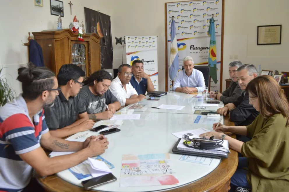 Gremios y Ejecutivo acordaron un incremento salarial del 90 por ciento en cuotas