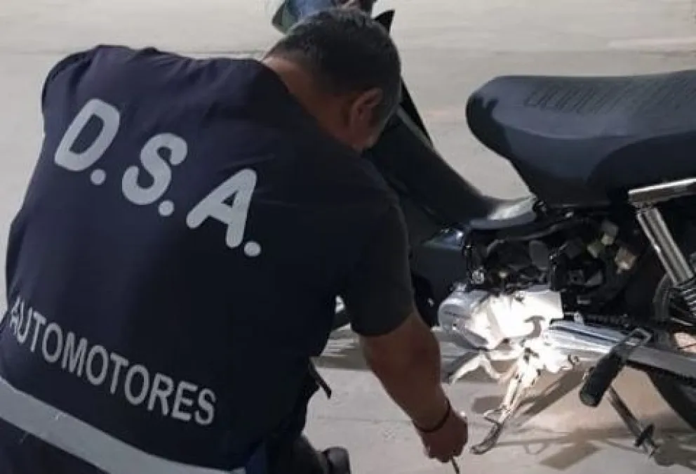 Operativos en Viedma: secuestran una moto que tenía el chasis adulterado