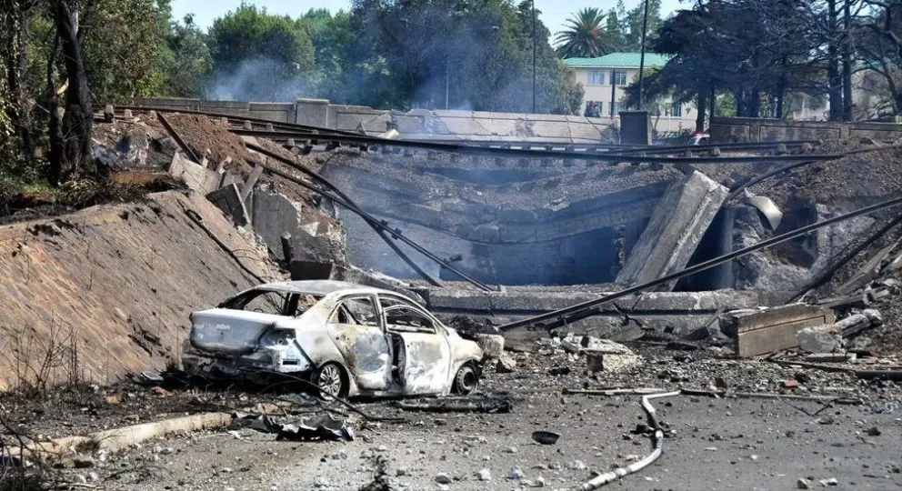Sudáfrica: explotó un camión cisterna de gas y dejó al menos 10 muertos y 50 heridos