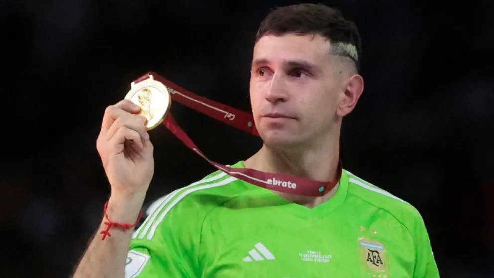 Con qué famosa salió el Dibu Martínez antes de ser campeón del Mundial 