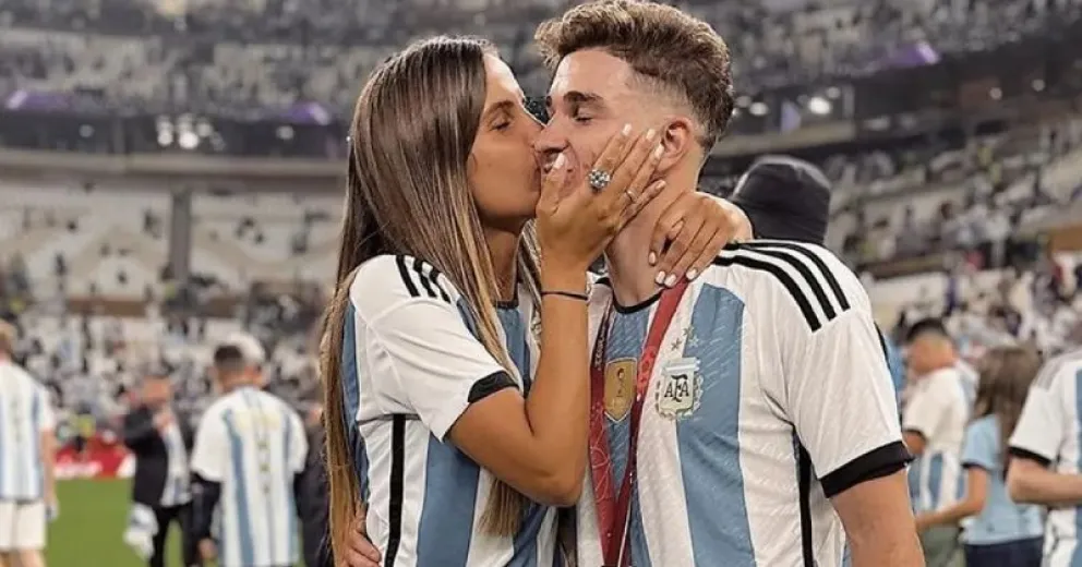 Qué pasó entre Julián Álvarez y su novia tras el escándalo con los "chicos"