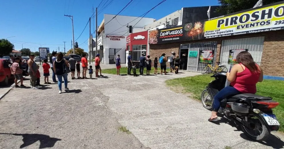 Pirotecnia de bajo impacto sonoro: desde estrellitas de 180 pesos hasta tortas de 120 mil pesos