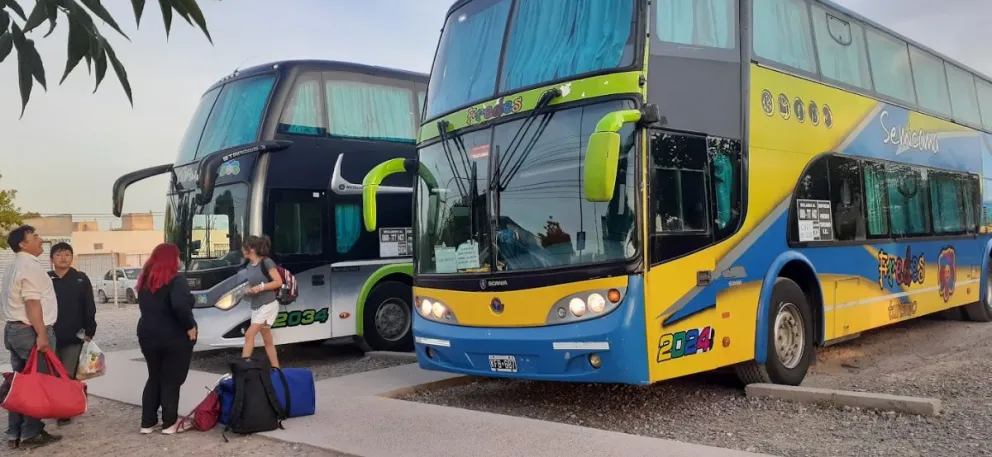 Éxodo viedmense para recibir el 2023 en otros destinos