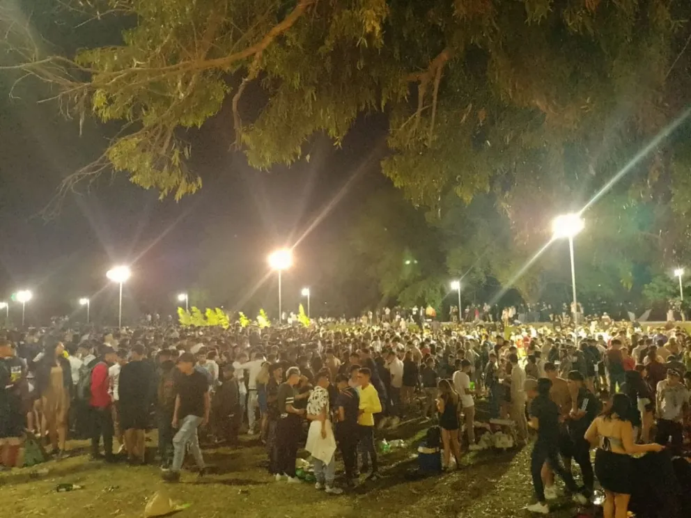 Unas 20.000 personas coparon el Parque Ferreira para recibir el 2023