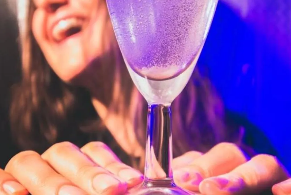 Sospechan de la adulteración de una bebida en un "boliche" que descompuso a una menor