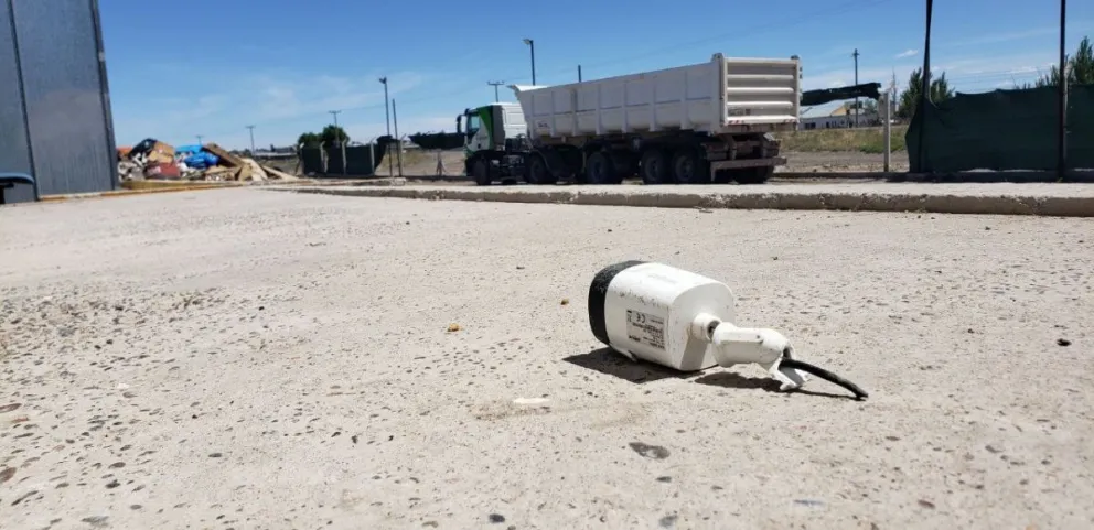 Otra vez atacaron el DVR: Destruyeron cámaras de seguridad y se robaron reflectores