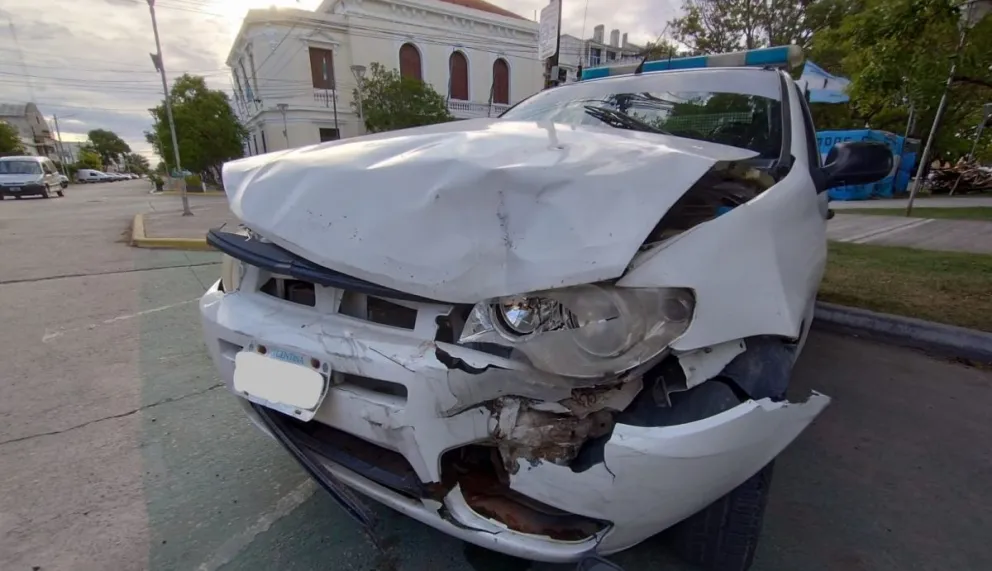 Heridas leves en el choque de la esquina de Casa de Gobierno