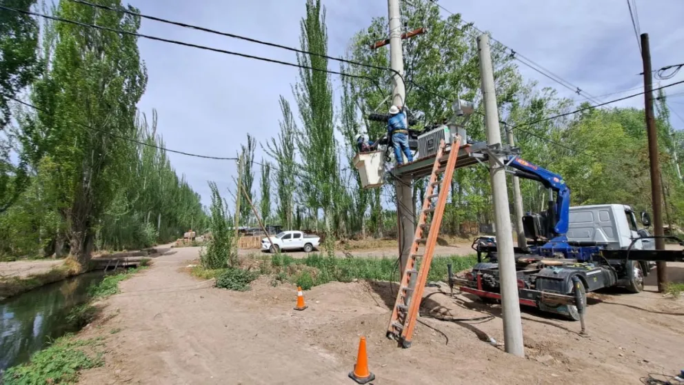 Fuerte inversión de EdERSA para mejorar la calidad eléctrica en Río Negro